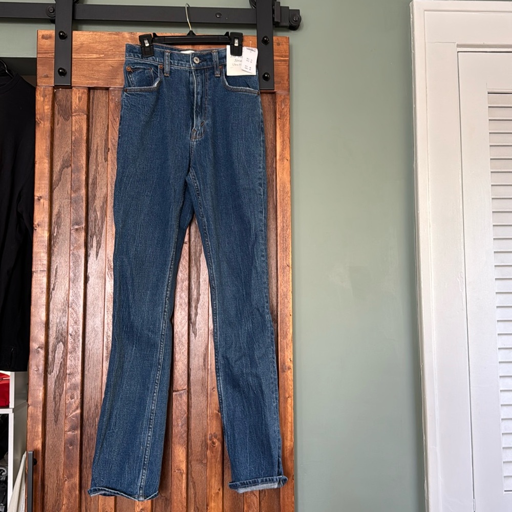 Abercrombie 90s slim straight ultra high rise